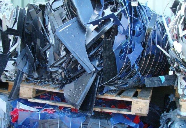 江門收廢品、廢品回收、高價回收廢鐵、暖氣片、鋁合金、斷橋鋁門窗、機械設(shè)備